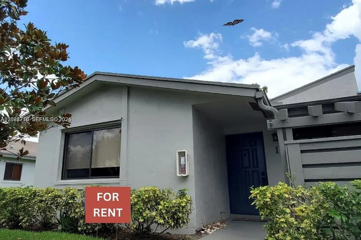 445 Lakeview Dr #1, Weston: photo 1 of 58