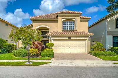 1117 Avondale Ct, West Palm Beach: photo 1 of 77