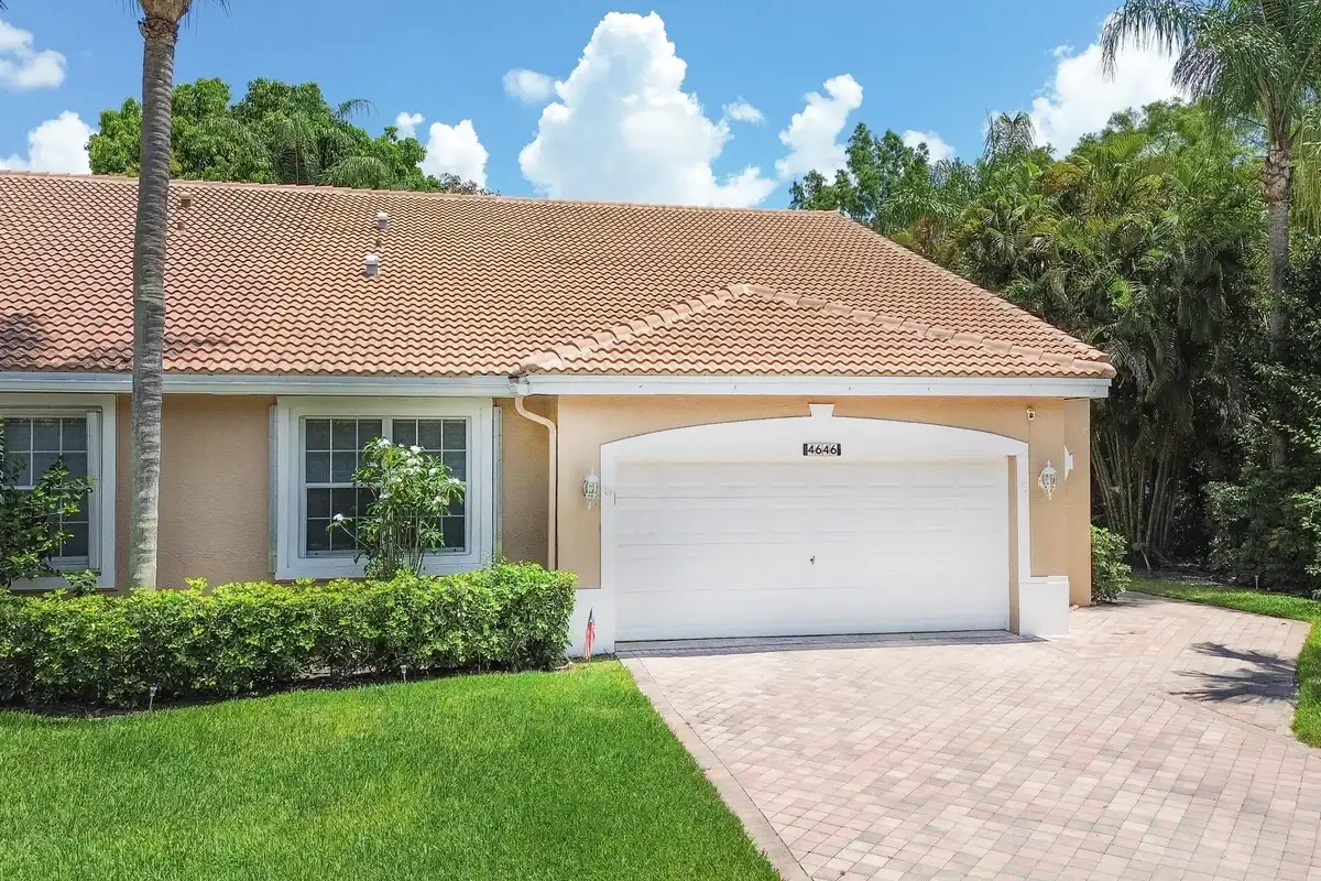 4646 Carlton Golf Dr, Wellington: photo 1 of 26