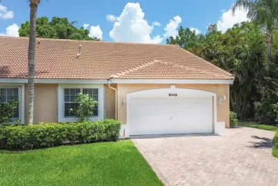 4646 Carlton Golf Dr, Wellington: photo 1 of 26