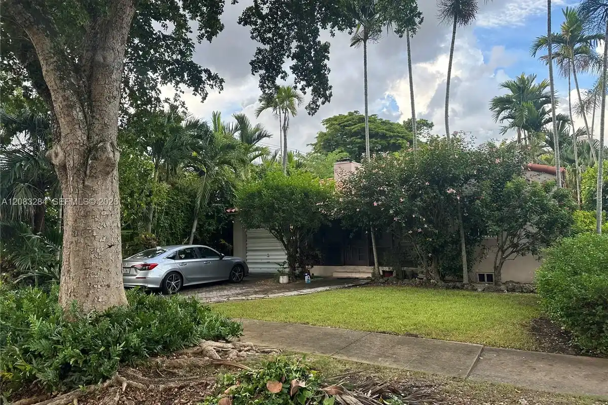 123 Sarto Ave, Coral Gables: photo 1 of 20