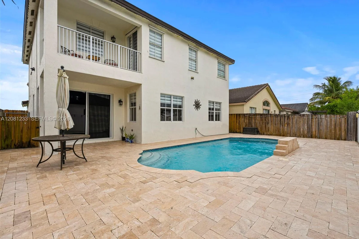 15541 SW 21st Ter, Miami: photo 1 of 59