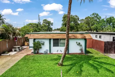 1637 Taft St, Hollywood: photo 1 of 30