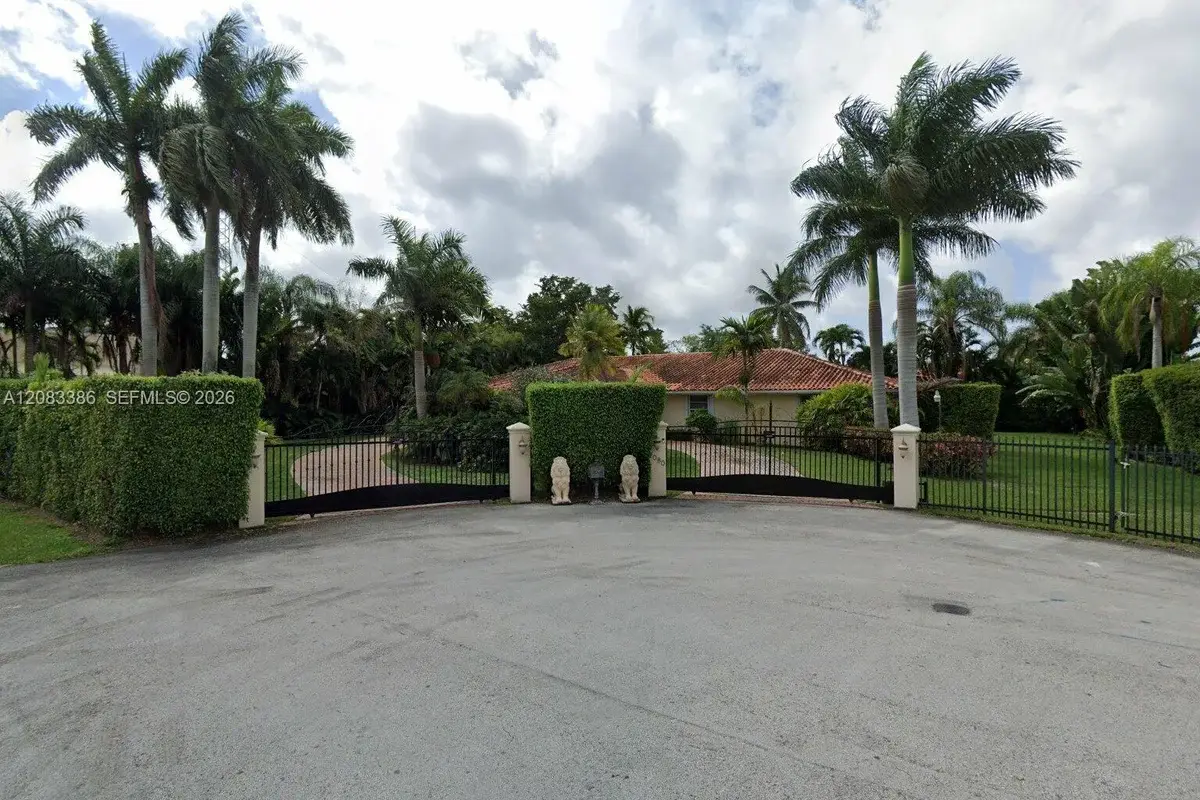 7080 SW 98th Ave, Miami: photo 1 of 42