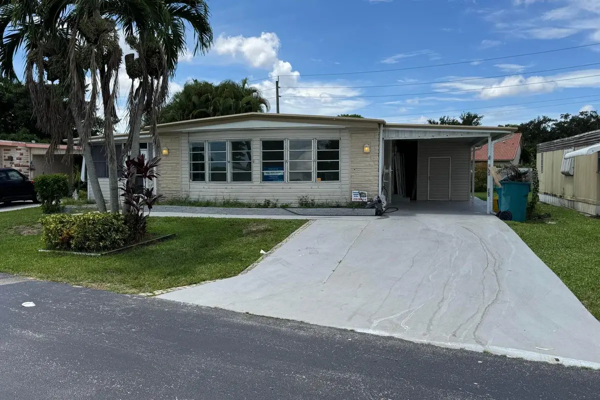 8629 Crown Dr, Boynton Beach: photo 1 of 37