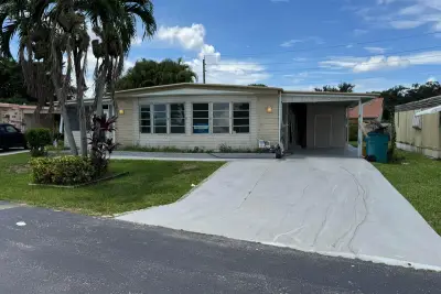8629 Crown Dr, Boynton Beach: photo 1 of 37