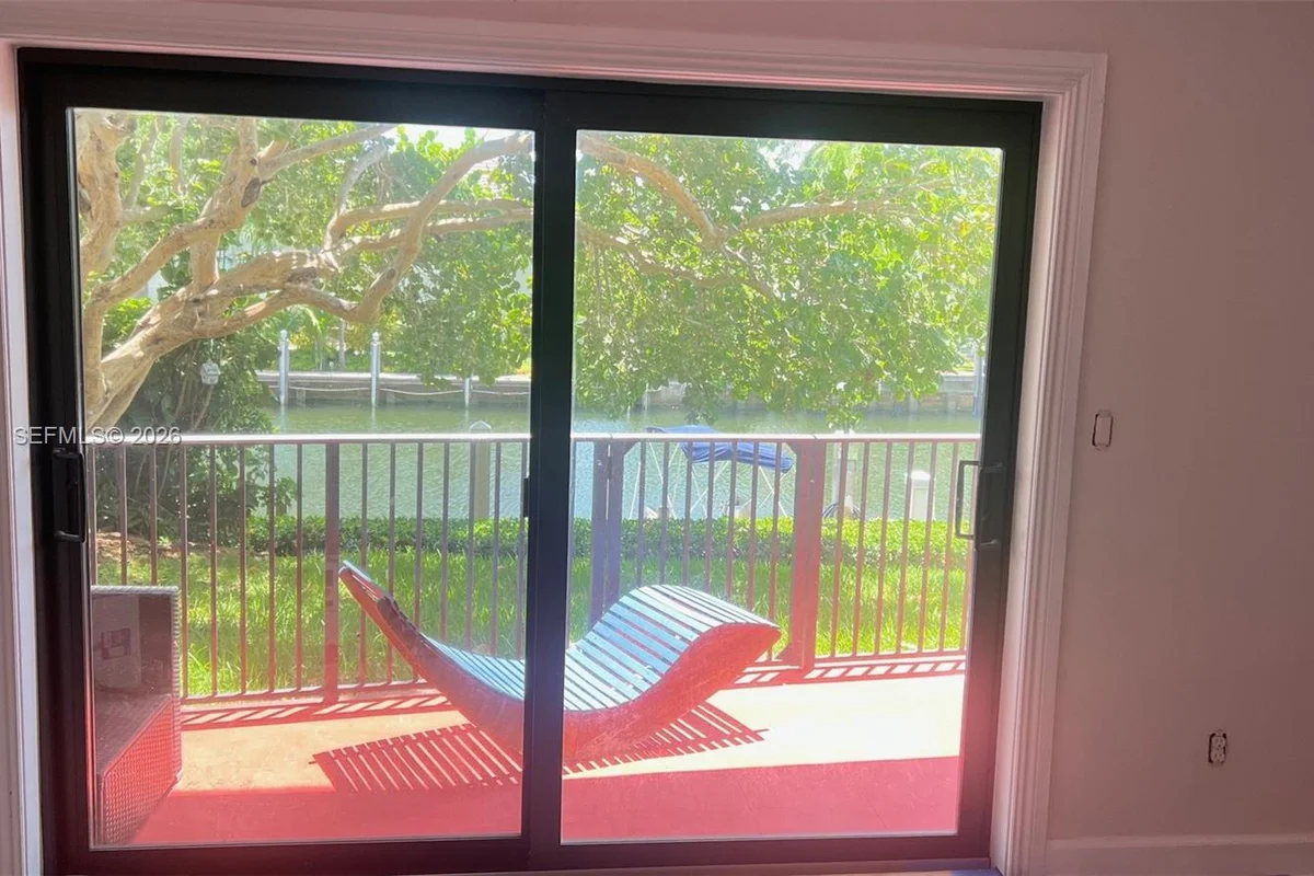 6855 Edgewater Dr #1CS, Coral Gables: photo 1 of 16