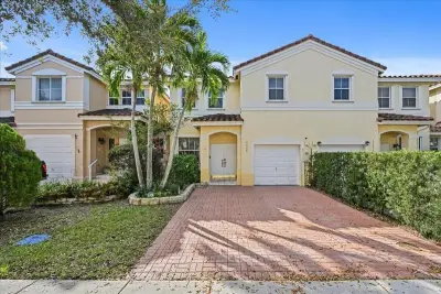 17064 SW 33rd Ct, Miramar: photo 1 of 25