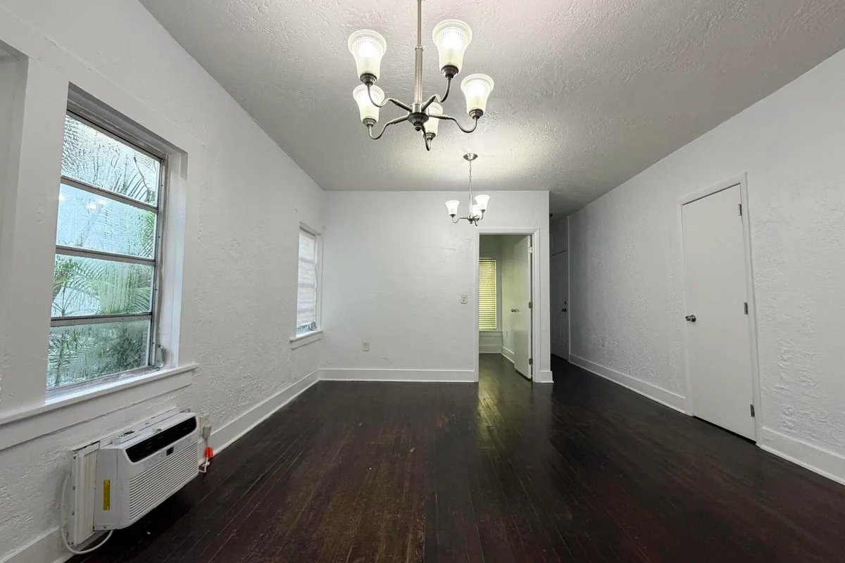 1849 Dewey St, Hollywood: photo 1 of 10