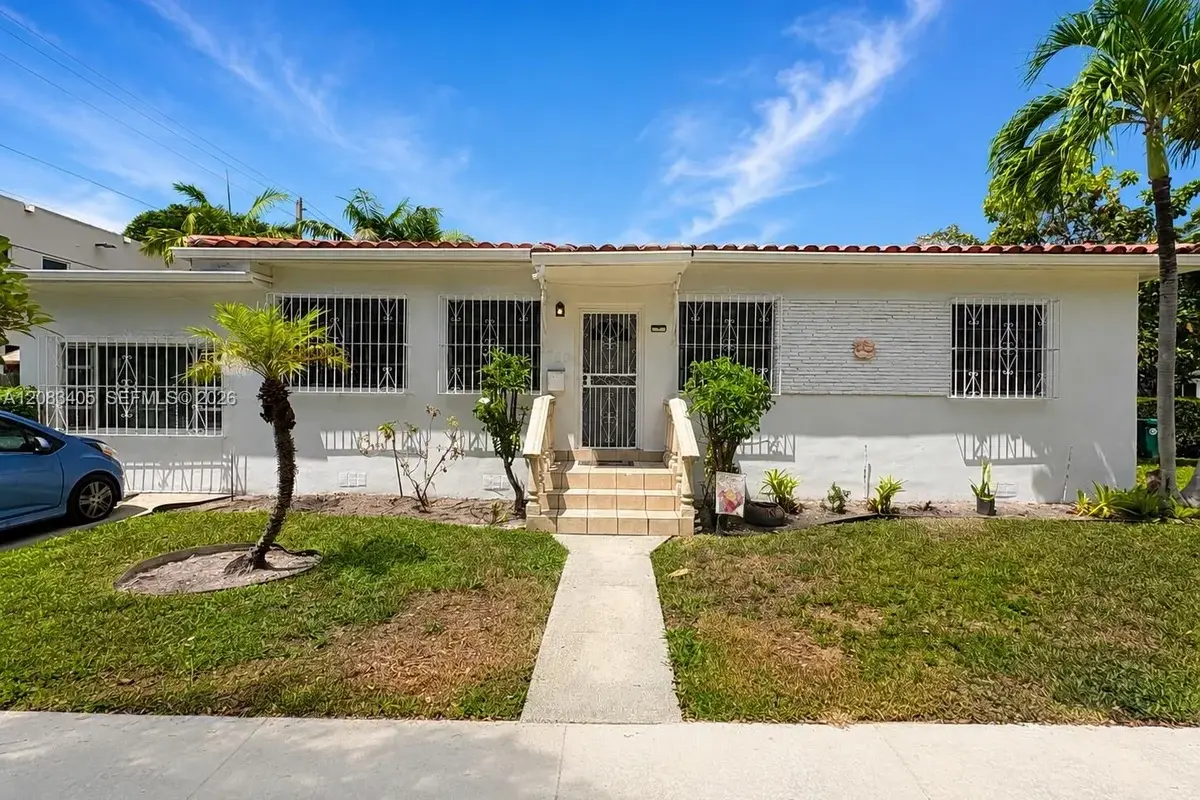 700 SW 51st Ave, Miami: photo 1 of 12