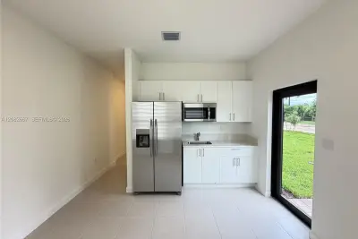 19111 SW 315 St #b, Homestead: photo 1 of 7