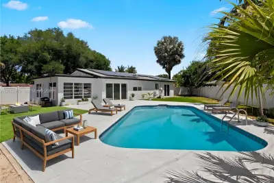 421 S 56th Ter, Hollywood: photo 1 of 21