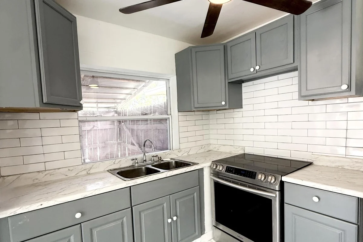 3100 NW 4th Ave #3, Pompano Beach: photo 1 of 10