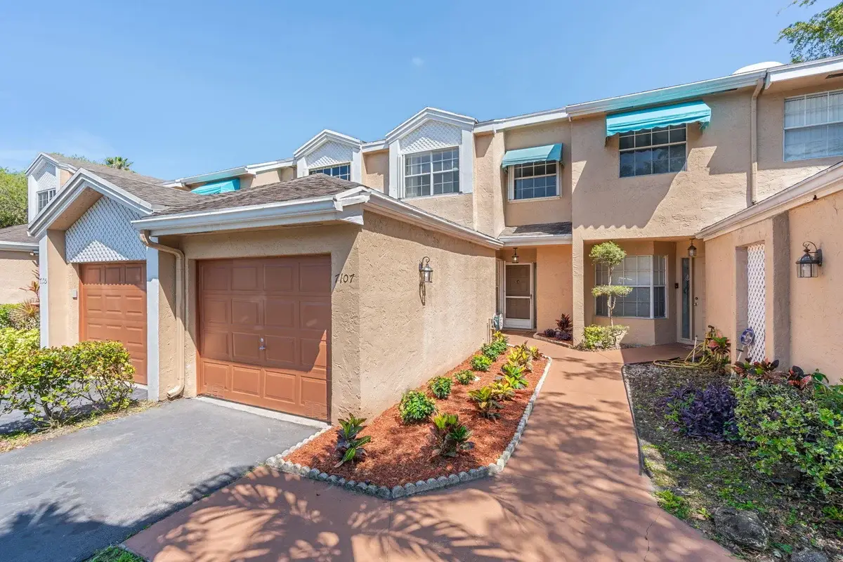 7107 Woodmont Way, Tamarac: photo 1 of 40