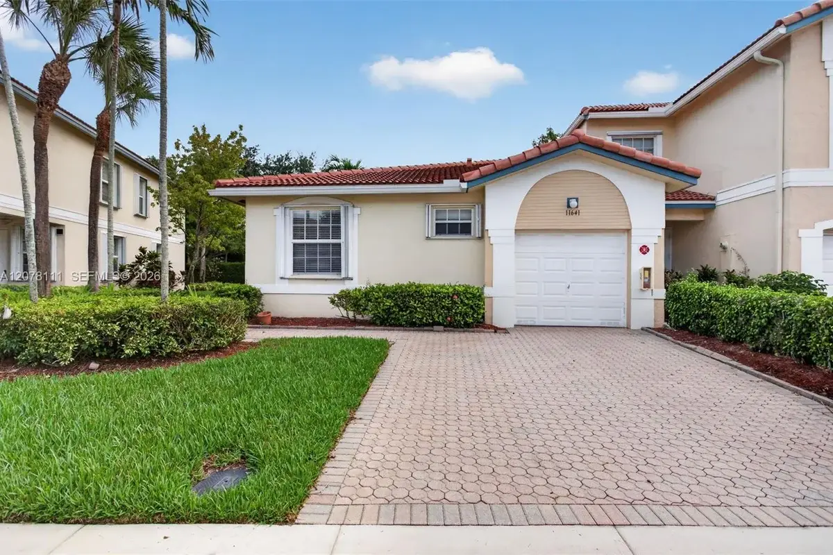 11641 NW 47th Dr, Coral Springs: photo 1 of 34