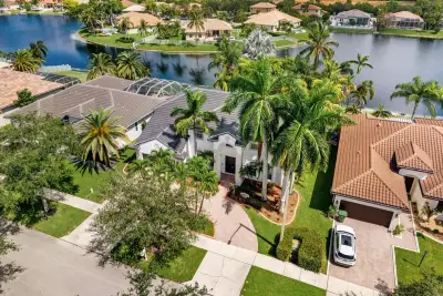 16363 Segovia Cir S, Pembroke Pines: photo 1 of 63