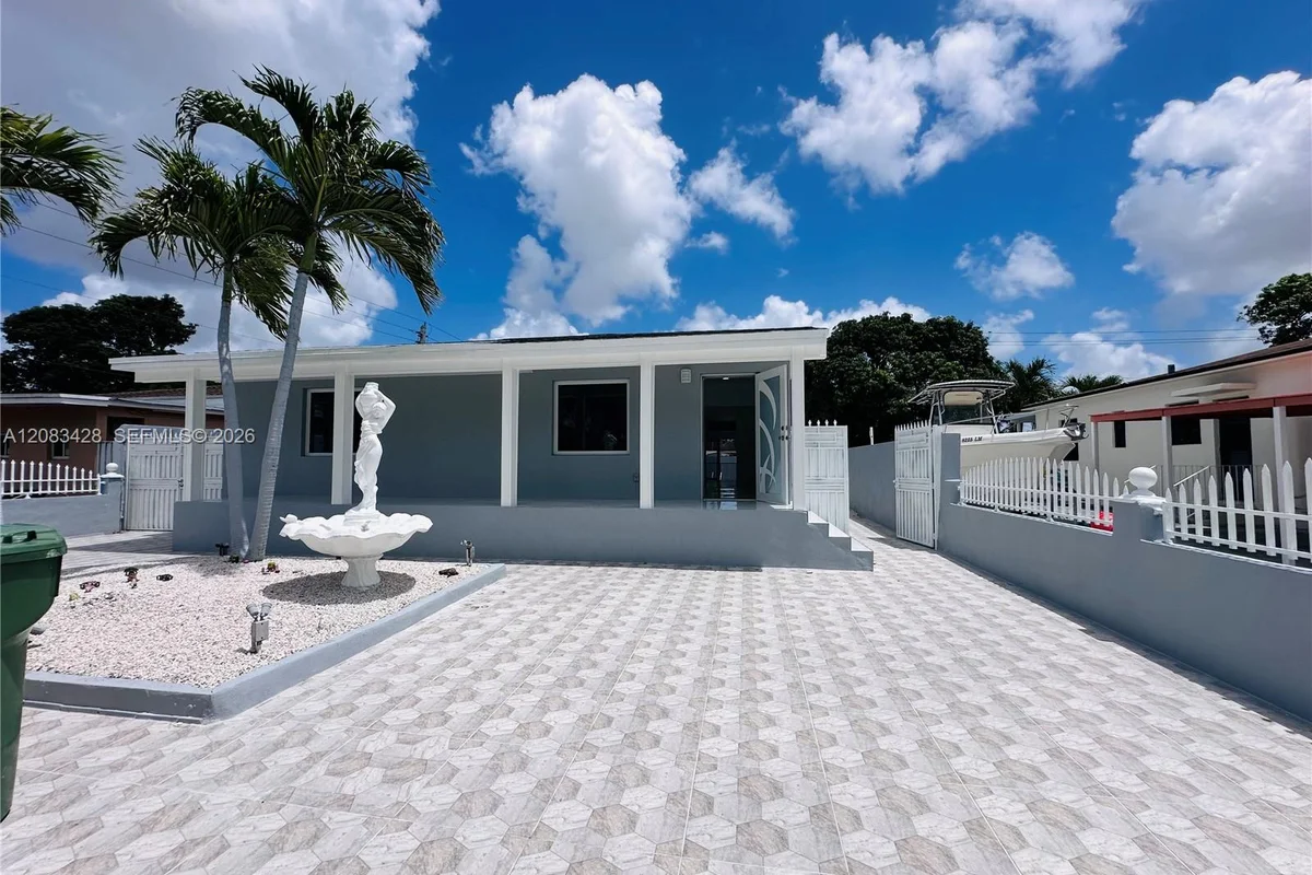 82 E 16th St, Hialeah: photo 1 of 42