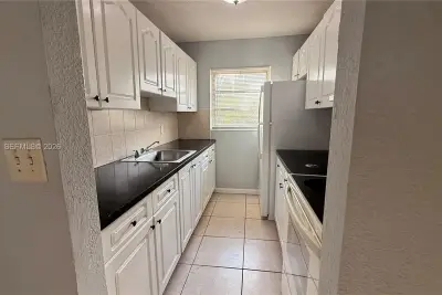 5318 NW 18th Pl, Lauderhill: photo 1 of 15