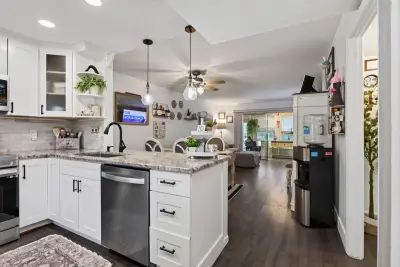 7500 NW 5th Ct #108, Margate: photo 1 of 32
