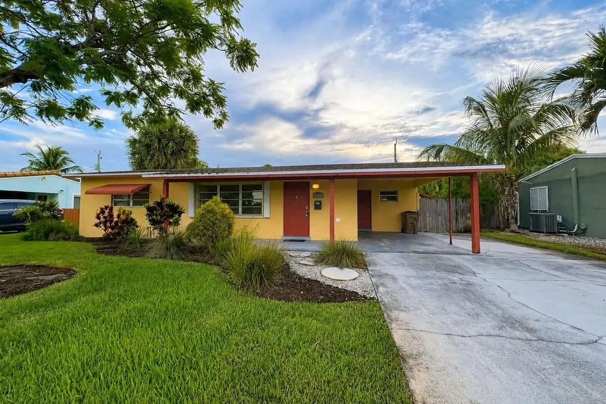 1401 S Deerfield Ave, Deerfield Beach: photo 1 of 12