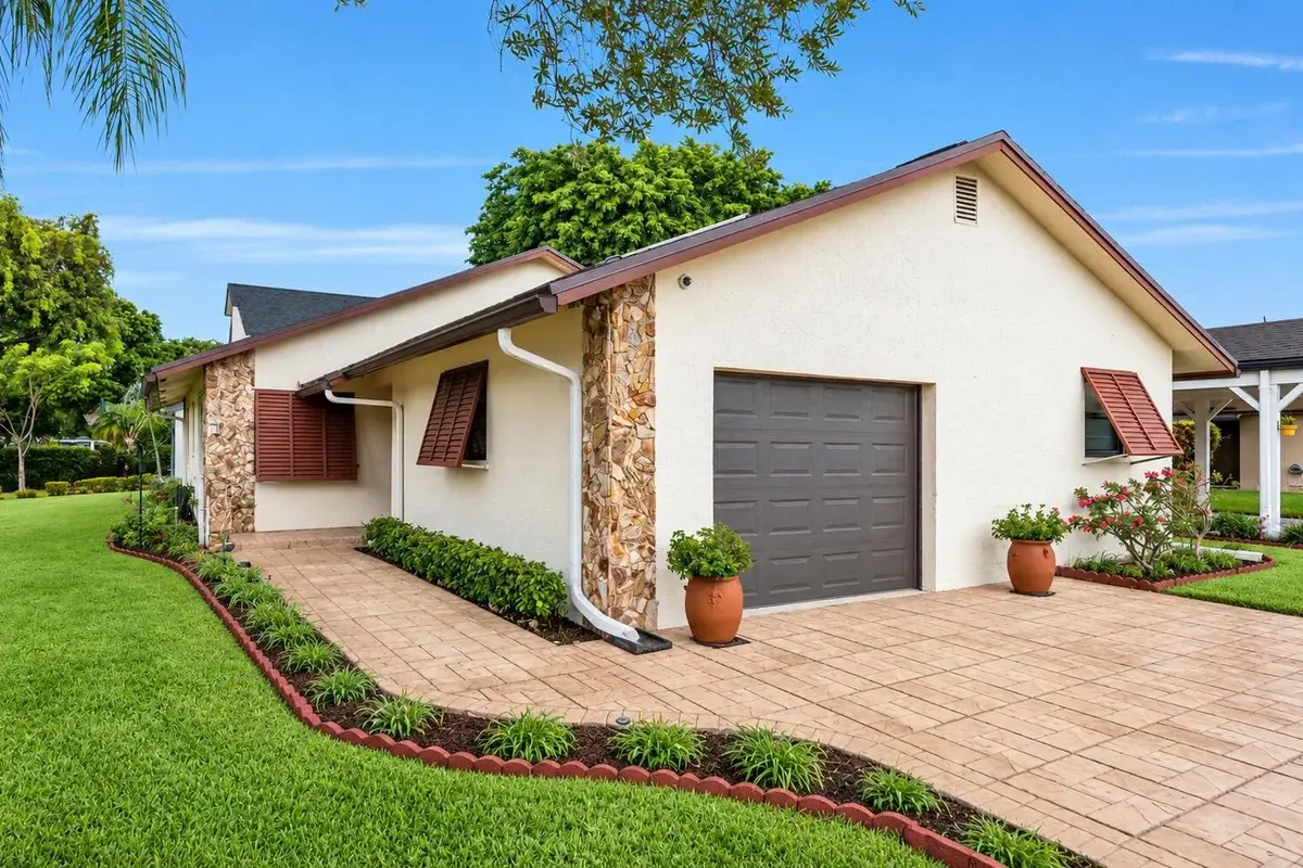 5611 SW 97th Ter, Cooper City: photo 1 of 27