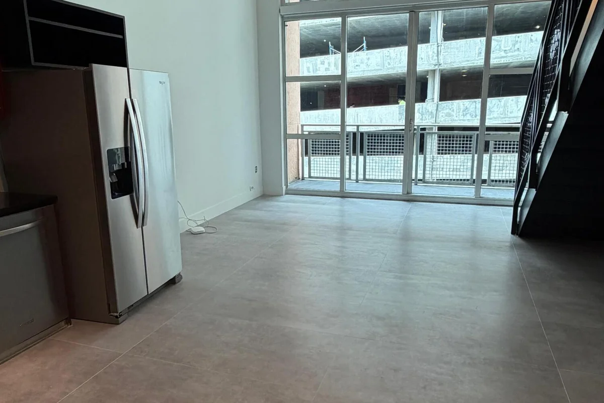 244 Biscayne Blvd #645, Miami: photo 1 of 18