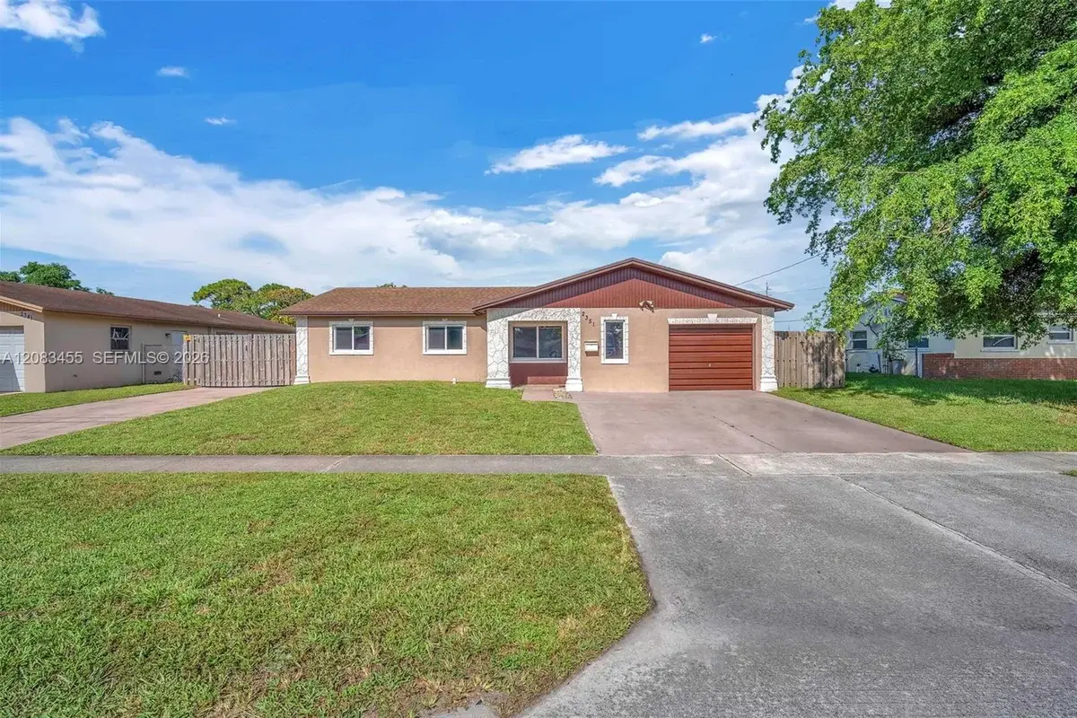 2351 NW 60th Ter, Sunrise: photo 1 of 35