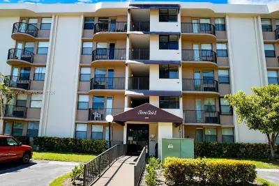 2701 Riverside Dr #203-B, Coral Springs: photo 1 of 20