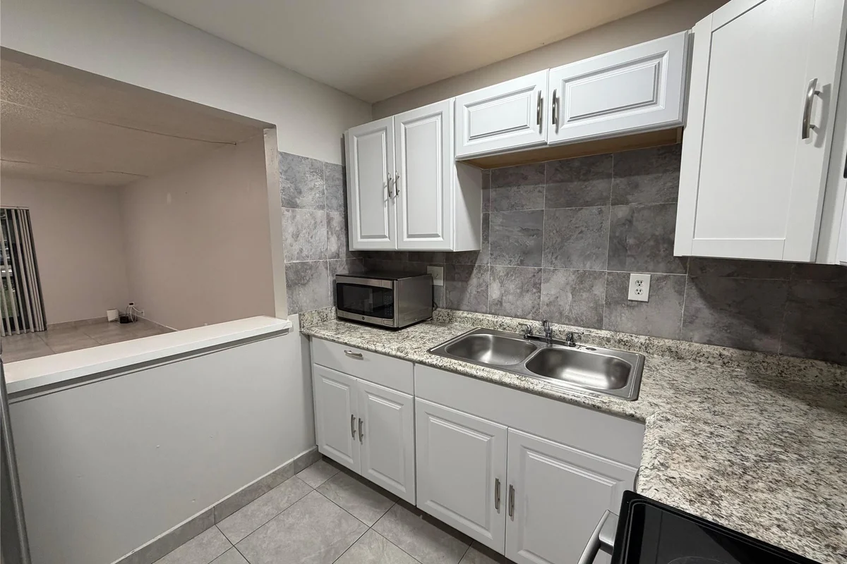 4138 NW 88th Ave #107, Coral Springs: photo 1 of 14