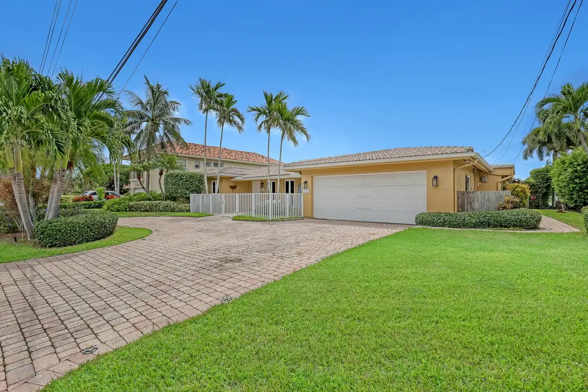 2100 NE 30th Ct, Lighthouse Point: photo 1 of 101