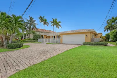 2100 NE 30th Ct, Lighthouse Point: photo 1 of 101