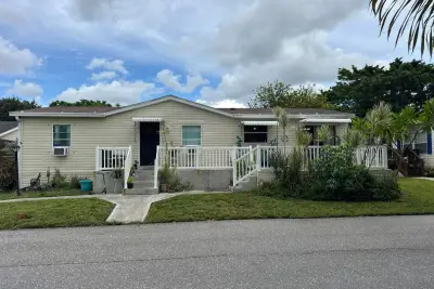 2555 Pga Blvd #305, Palm Beach Gardens: photo 1 of 16