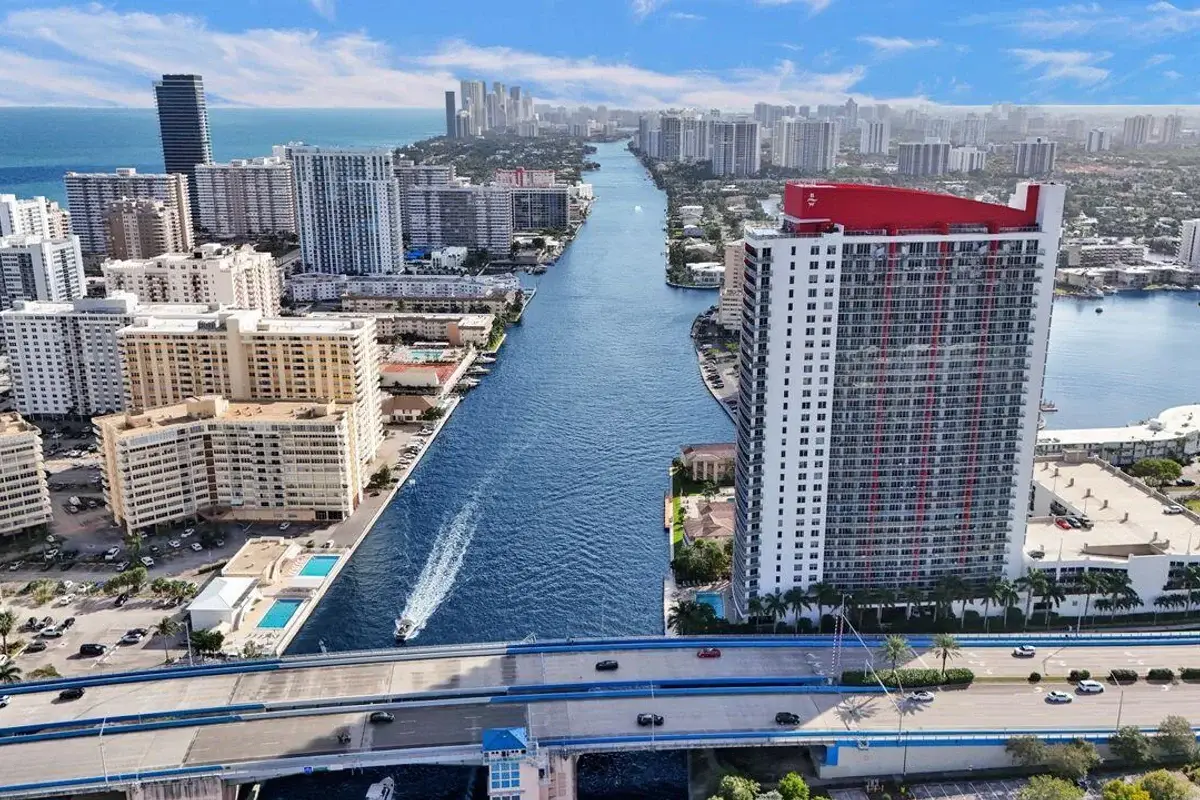 2600 E Hallandale Beach Blvd #T3210, Hallandale Beach: photo 1 of 31