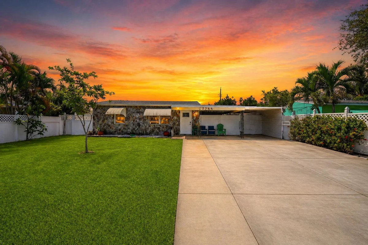 3017 Buckley Ave, Lake Worth: photo 1 of 8
