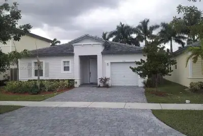 140 NE 28th Ter #1, Homestead: photo 1 of 30