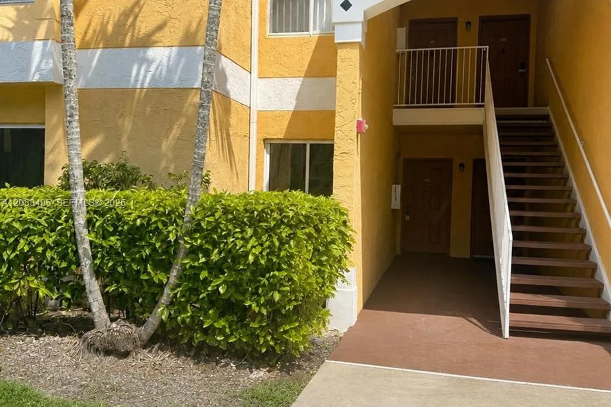 2642 NW 33rd St #1904, Oakland Park: photo 1 of 17