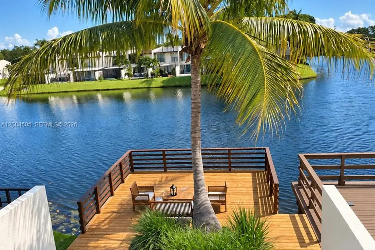 10453 SW 78th St, Miami: photo 1 of 6