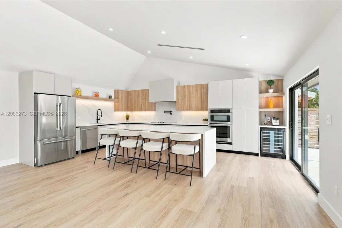 13300 SW 99th Ter, Miami: photo 1 of 44
