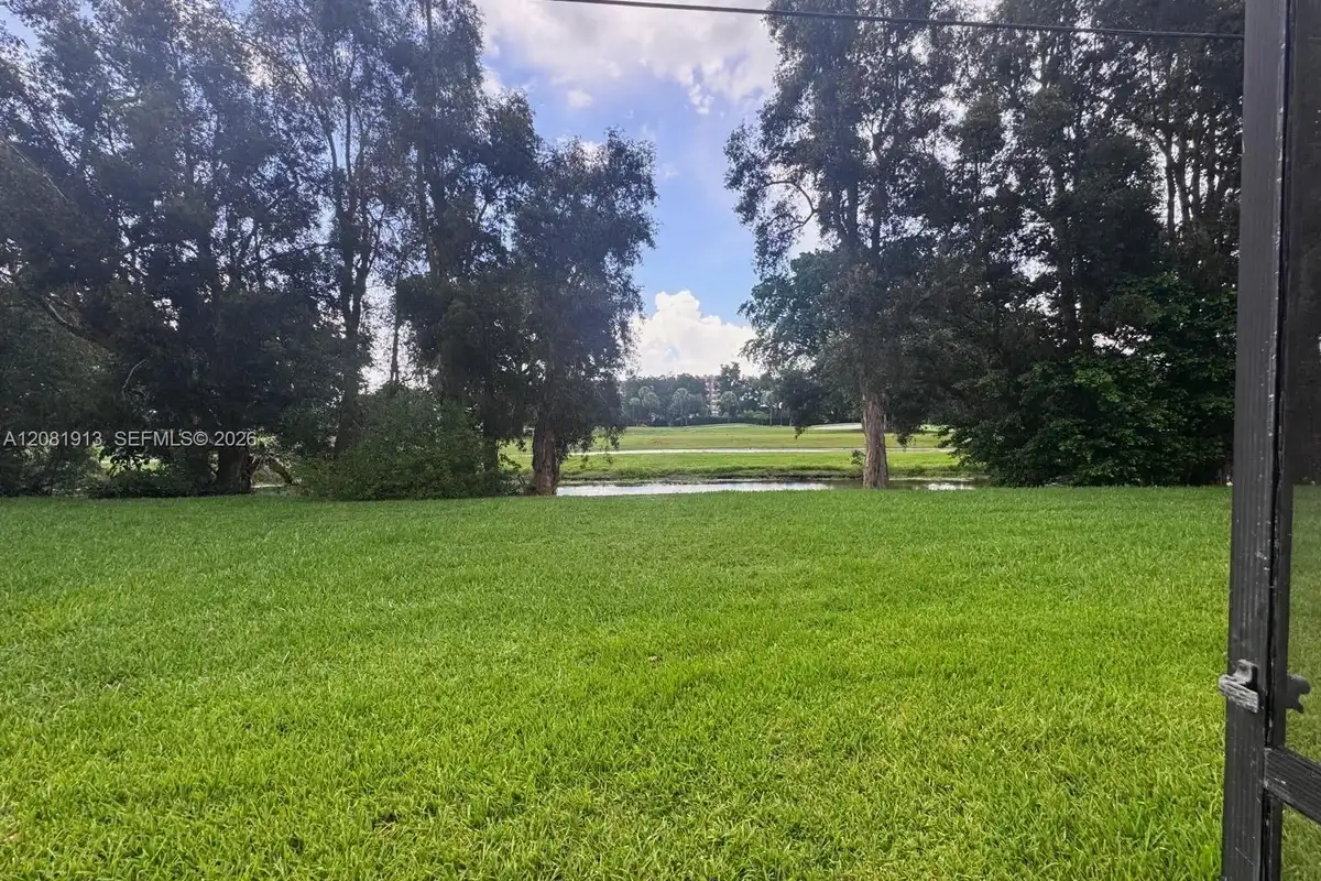 10325 NW 11th St #101, Pembroke Pines: photo 1 of 45