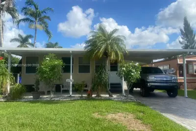 21711 NW 8th Ct, Pembroke Pines: photo 1 of 30