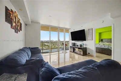 450 Alton Rd #2406, Miami Beach: photo 1 of 31