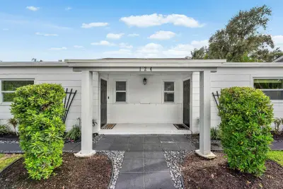 124 Mayfield Rd #W, Lantana: photo 1 of 40