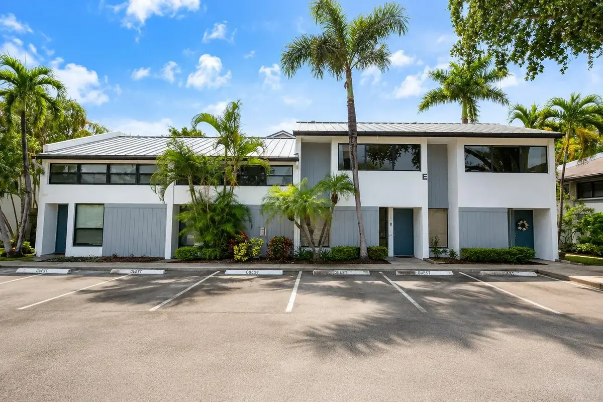 3900 NE 18th Ave #21E, Oakland Park: photo 1 of 20