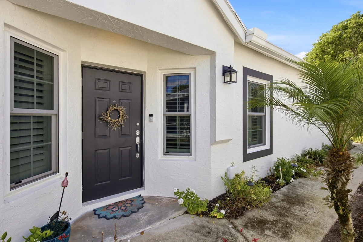 10725 Pelican Dr, Wellington: photo 1 of 39