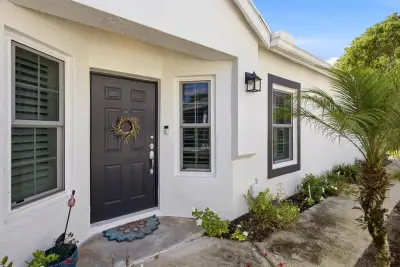 10725 Pelican Dr, Wellington: photo 1 of 39