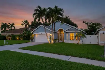 103 Saddle Trl, Royal Palm Beach: photo 1 of 35