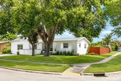 6921 NW 5th Ct, Margate: photo 1 of 30