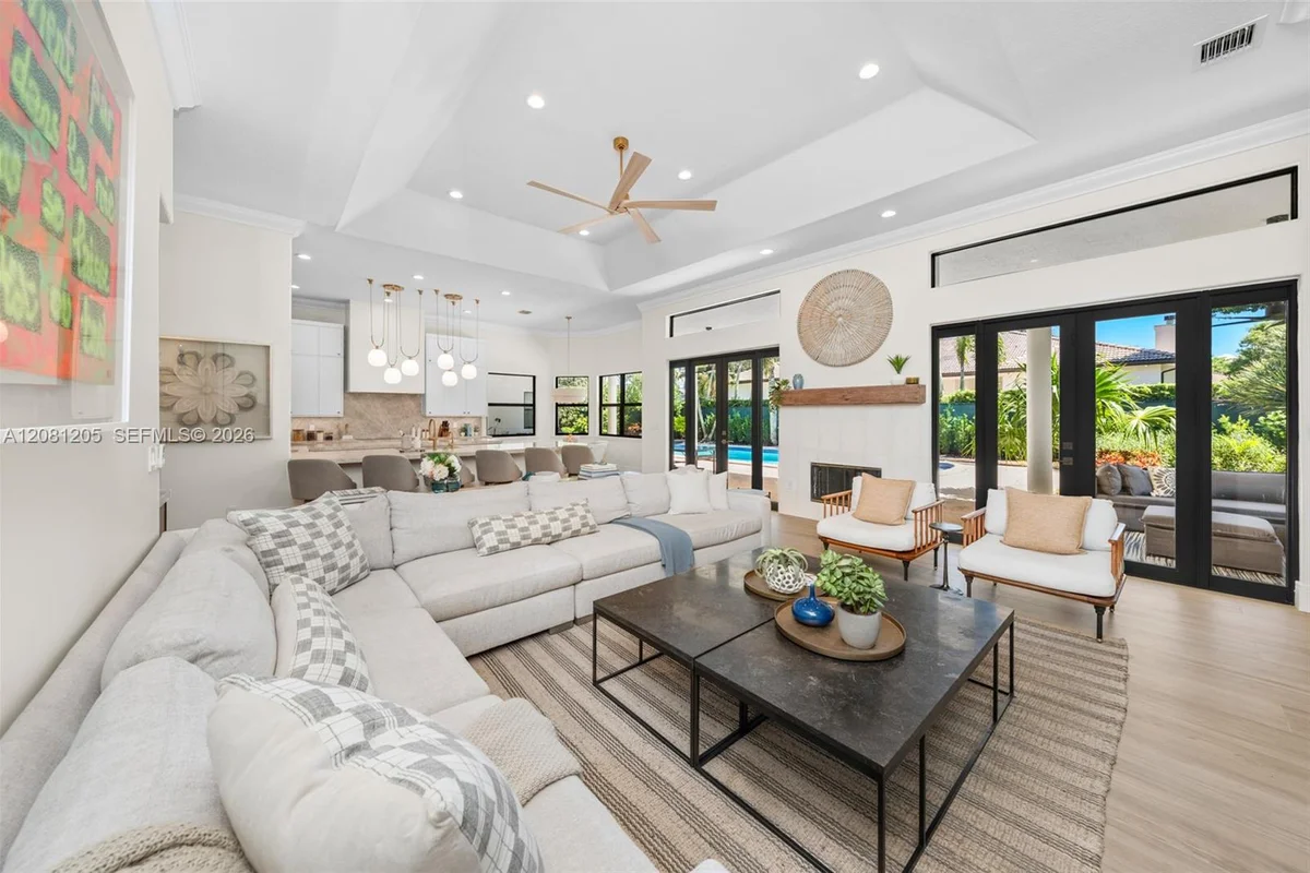 7250 SW 99th St, Pinecrest: photo 1 of 51
