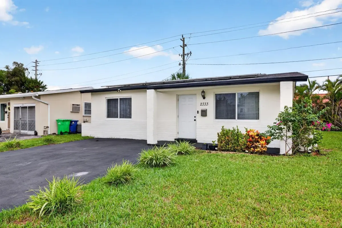 2333 NW 82nd Way NW, Sunrise: photo 1 of 26
