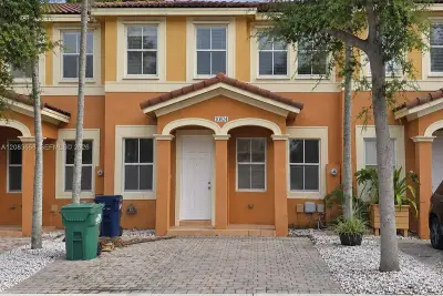 10824 SW 240th Ln, Homestead: photo 1 of 8